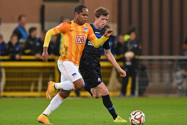 五大联赛助攻榜：萨卡居首 亚马尔9次排第2